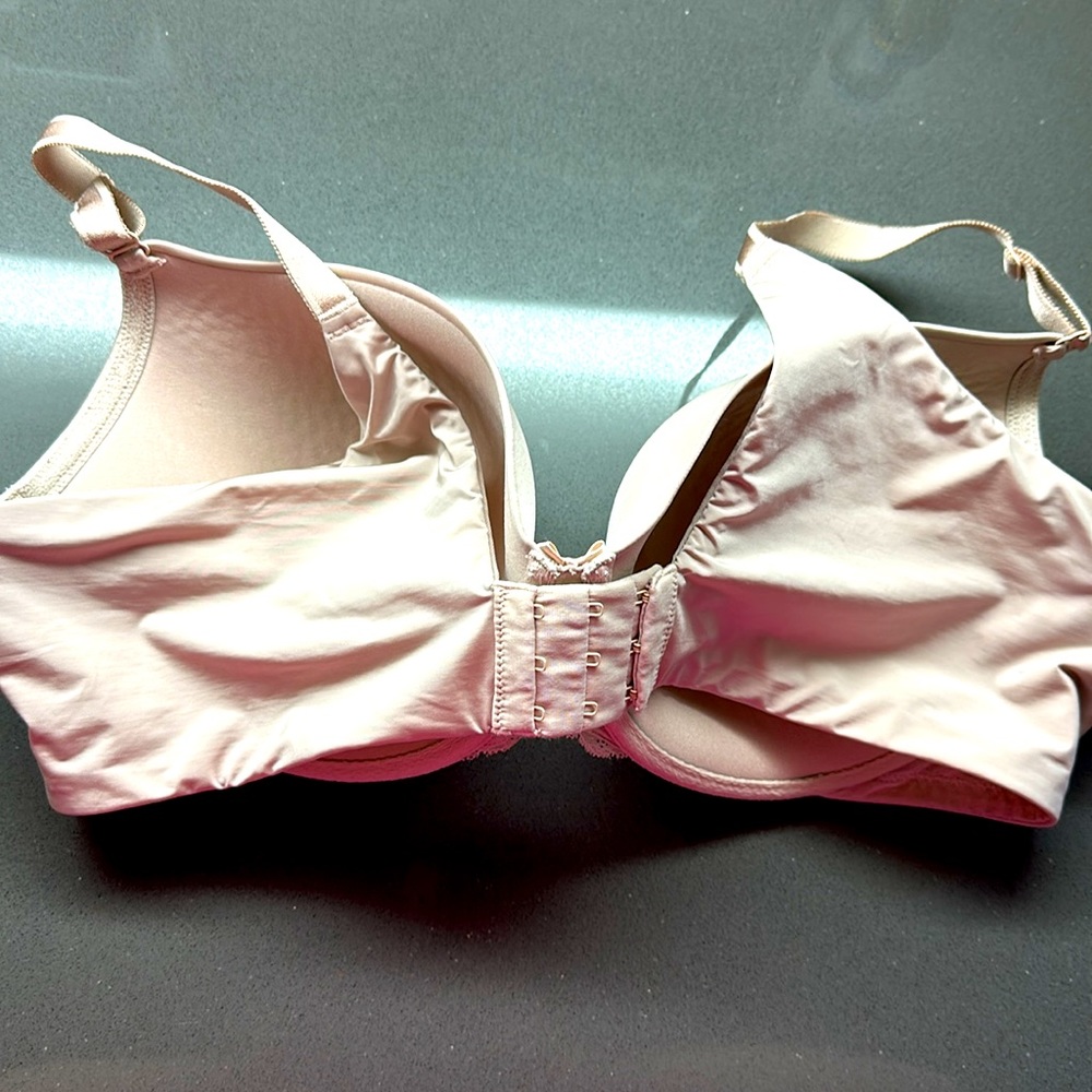 Torrid Back Smoothing Push Up Bra Size: 42d - image 2